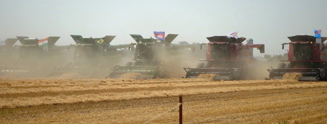 New world record set: 303 combine harvesters ‘rumble down the fields’