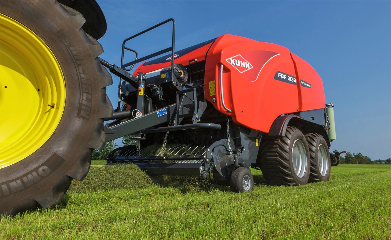 Kuhn: Why not use the same rolls of film to bind and wrap your bales?