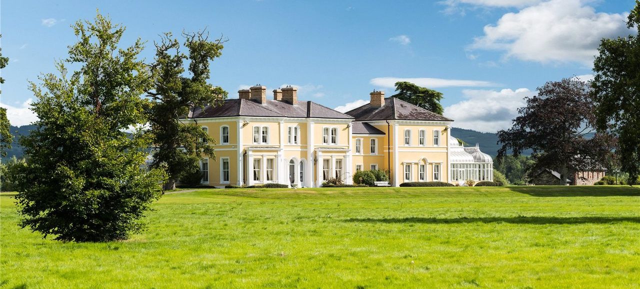 250ac of farmland, woodland, outbuildings and more… Rocketts Castle Estate has it all