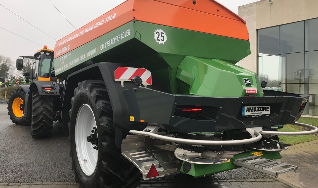 Amazone ZG-TS: Formidable new fertiliser spreader from Farmhand