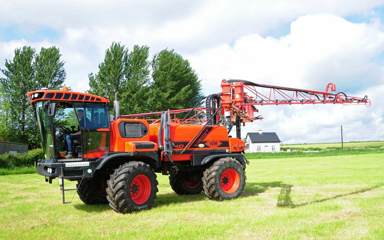 Machinery Focus: Switching to liquid fertiliser with self-propelled SAM sprayer