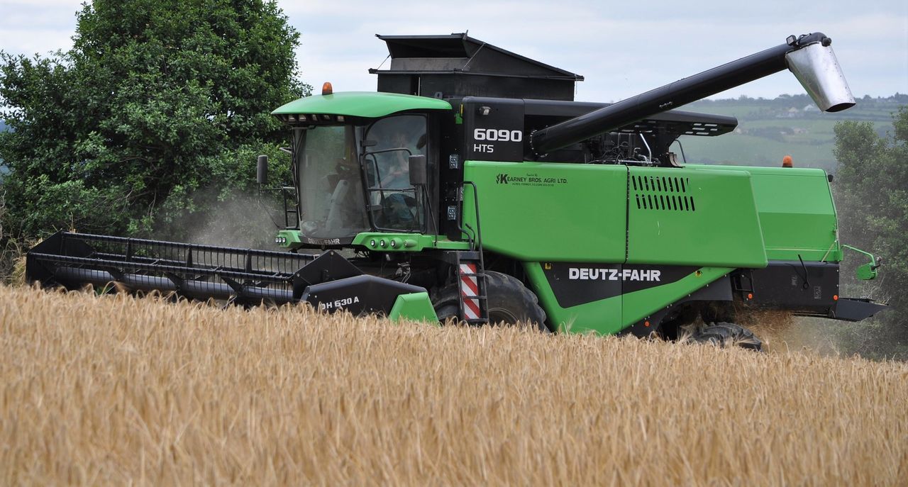 What’s the contractor charge-out rate for combine harvesting?