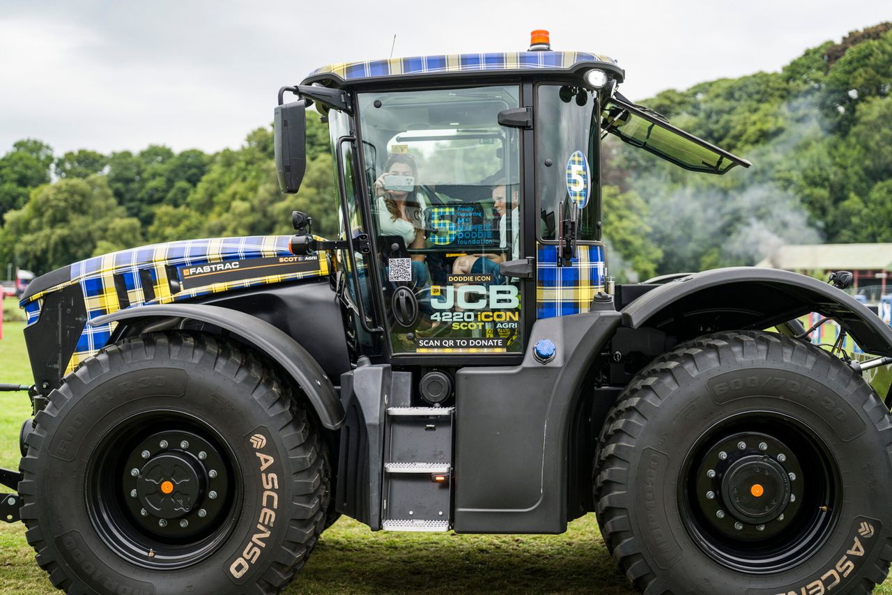 'Doddie the iCON' JCB to return for MND fundraising tractor run