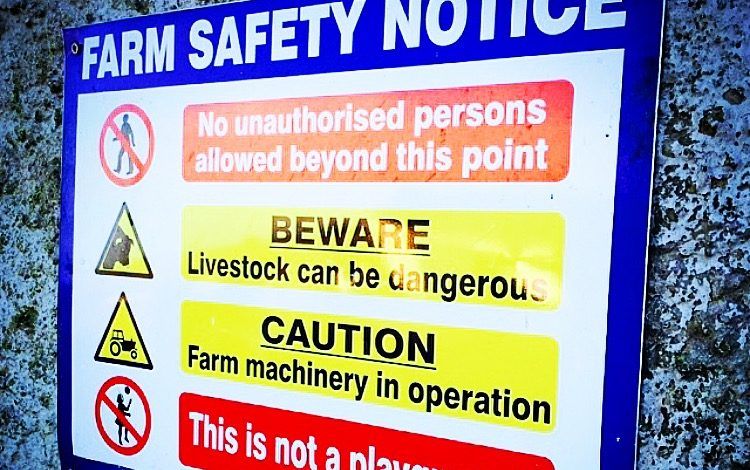 Cross compliance and farm safety should be formally linked