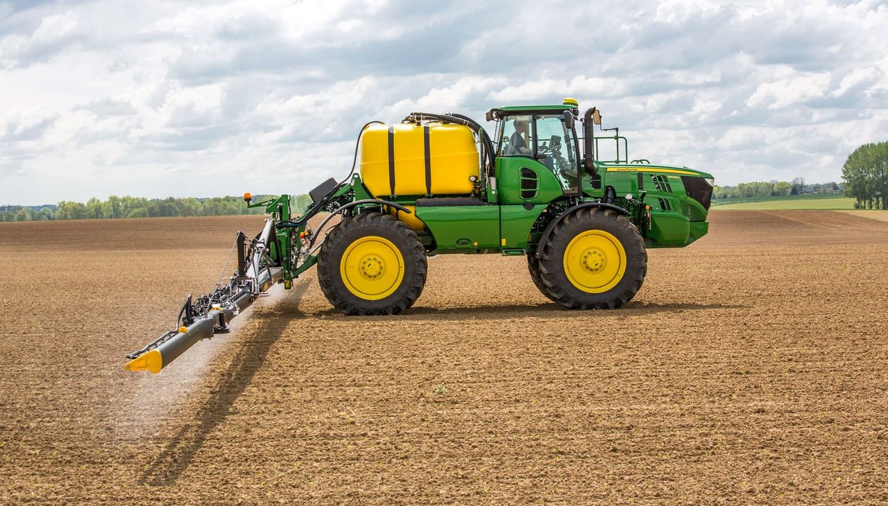 John Deere's partner builds new factory, dedicated to 'revolutionary' carbon fibre sprayer booms