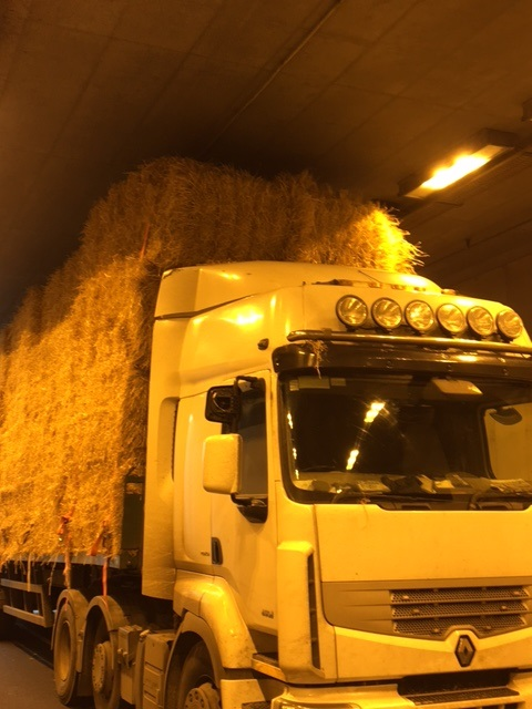 Limerick Tunnel closed after truck carrying bales gets stuck at entrance