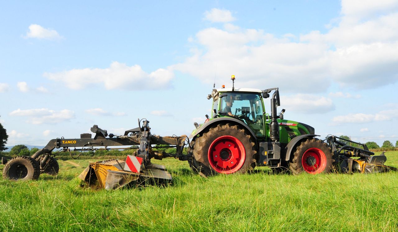 Machinery Focus: Video – Tanco’s trailed mowers in operation