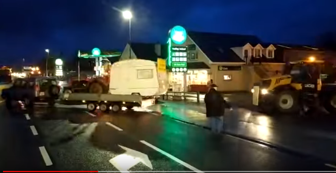 Video: Irish farmer convoy ‘on route’ to Dublin for tractor protest