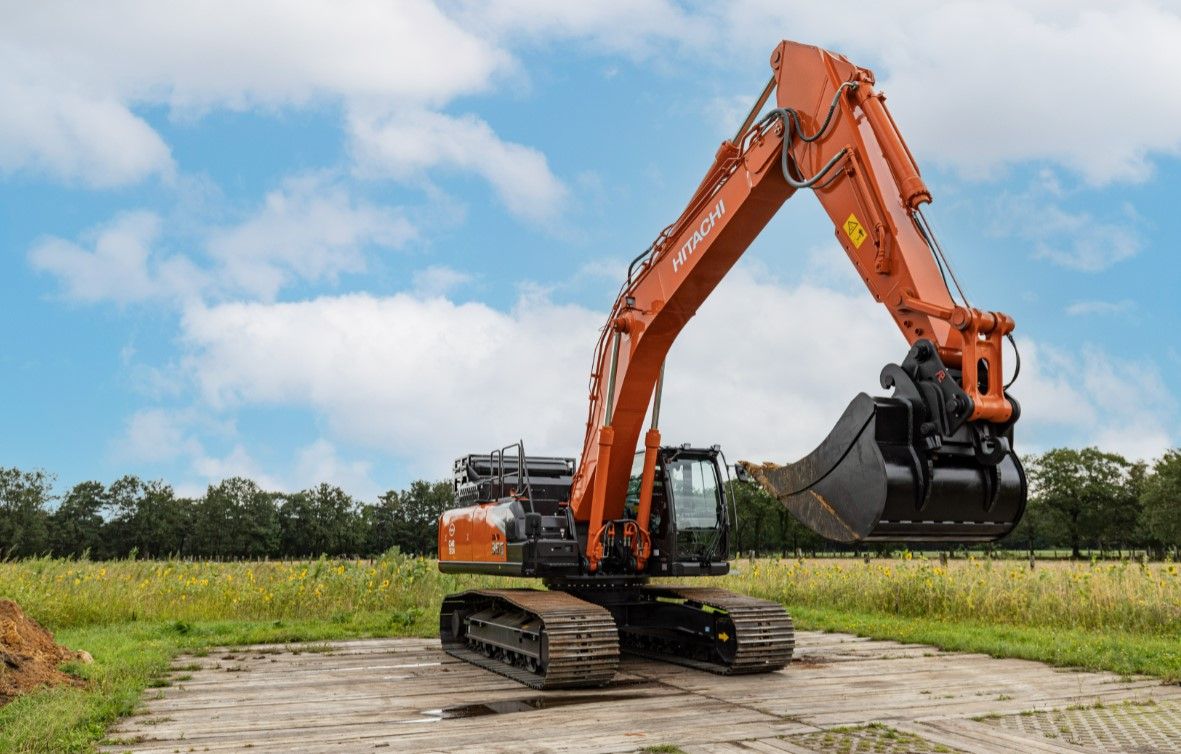 Hydrogen-powered dual-fuel excavator unveiled