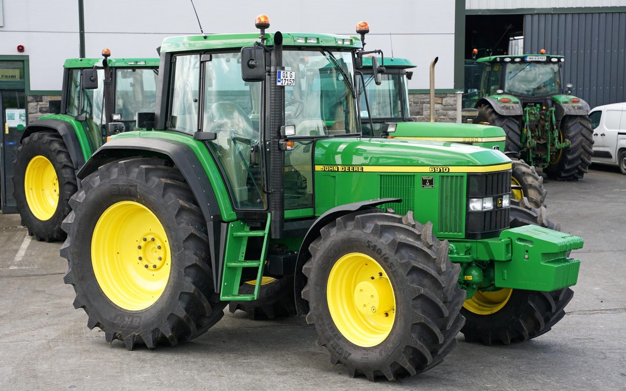 Old John Deeres never die at Murphy Agri Machinery in ROI