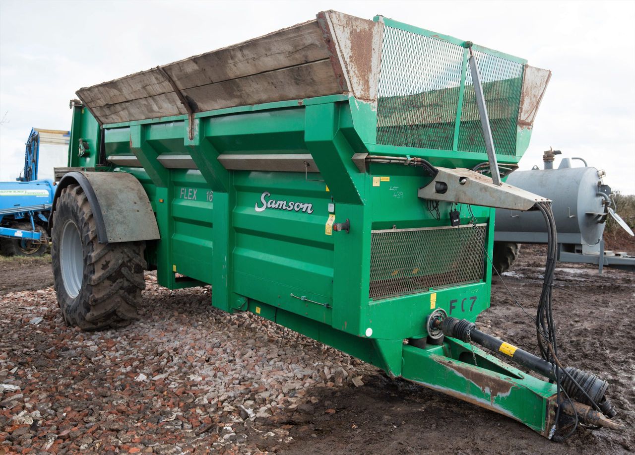 Auction report: Check out these ‘under the hammer’ pics and prices