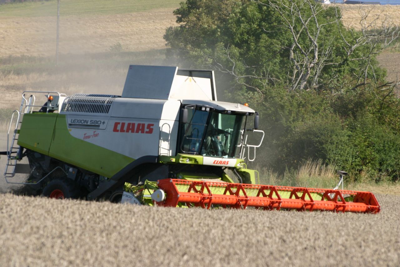 Scots farmers urged to apply for wide vehicle dispensation now