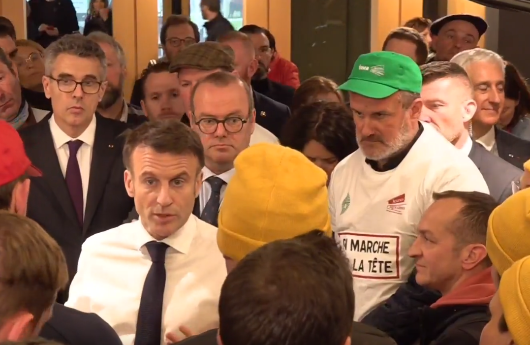 French farmers cause chaos at agricultural fair in Paris