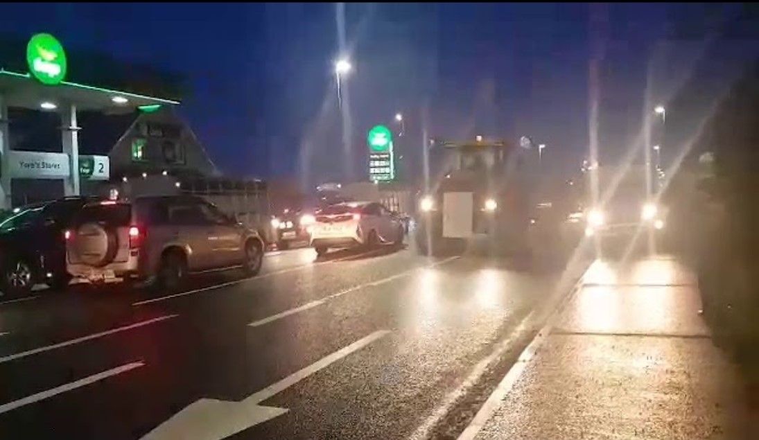 Video: Tractors gather ahead of farmer protest in Dublin today