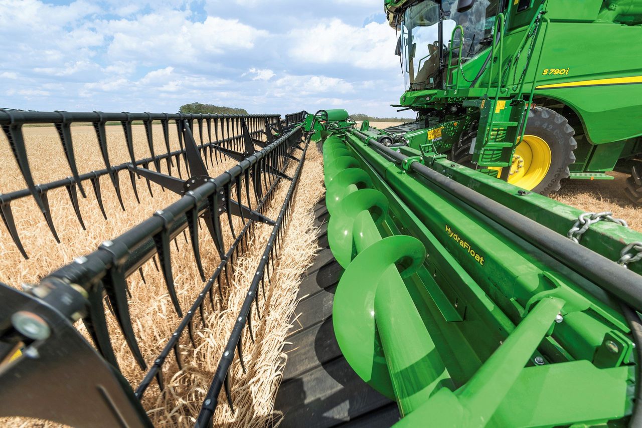 New ‘draper’ header from John Deere…for European conditions