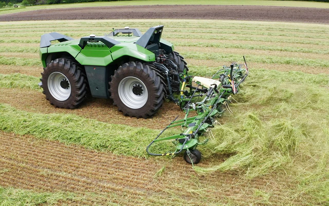 Combined Powers’ first demonstration trials of autonomous tractor