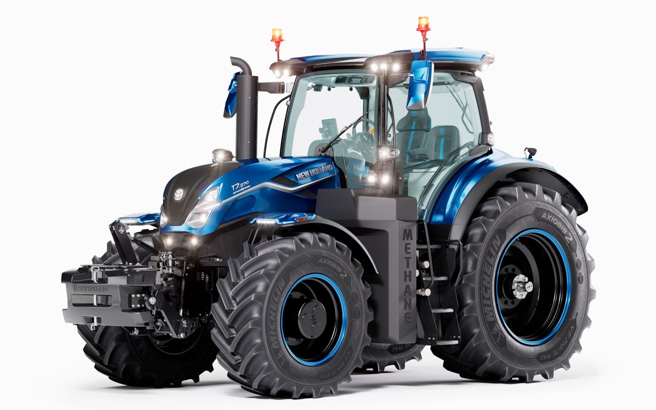 Without the need to bolt bulky cylinders to the cab, the LNG-powered tractor looks much like its diesel counterpart