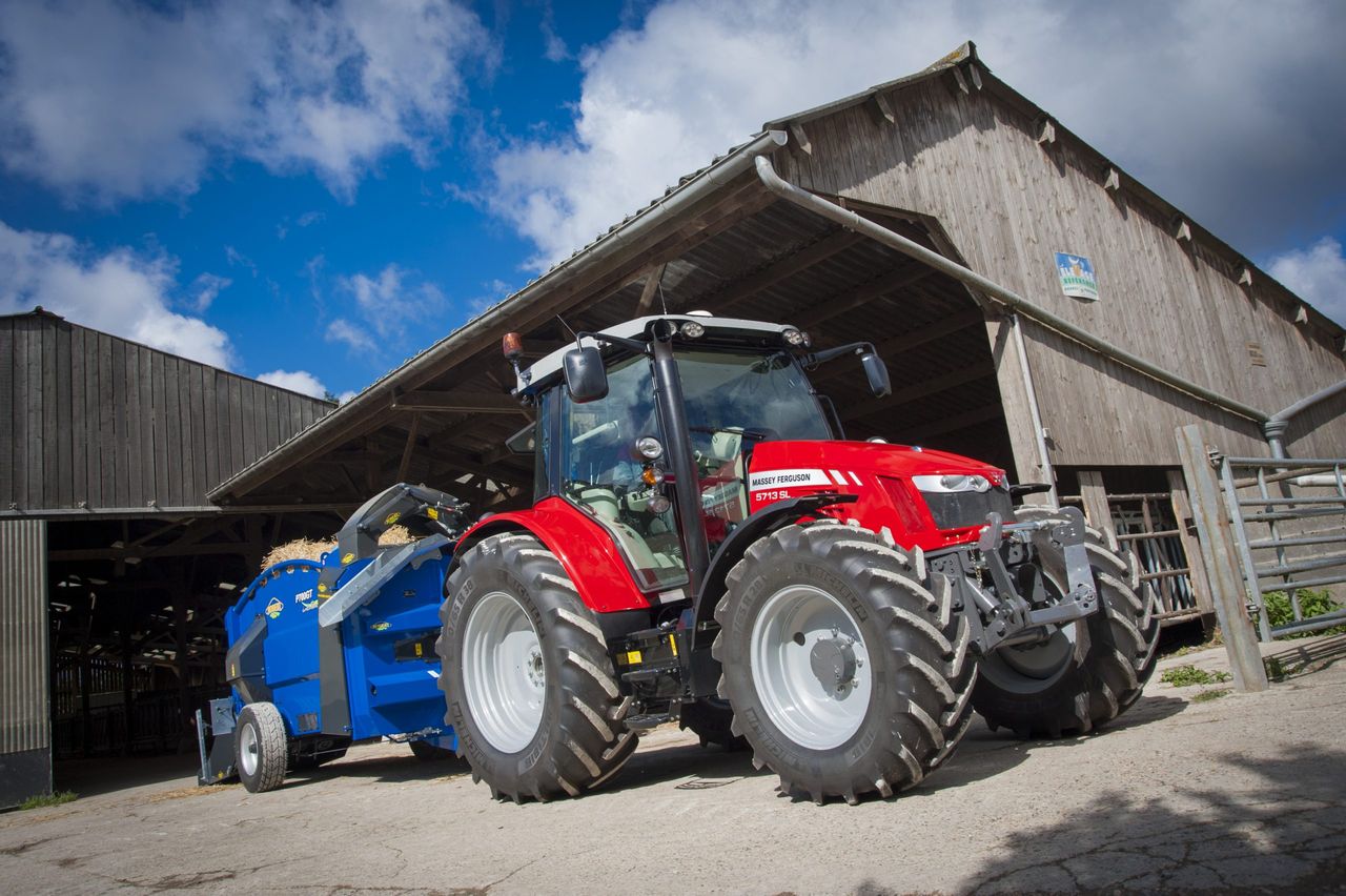 More pics and video of new Massey 5700 series