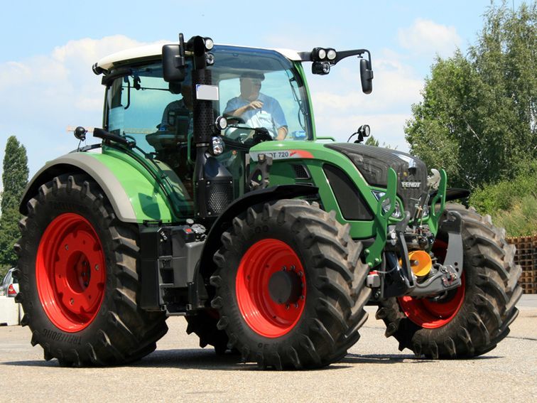 Should ABS breaking be made compulsory on 40-60km/h tractors?