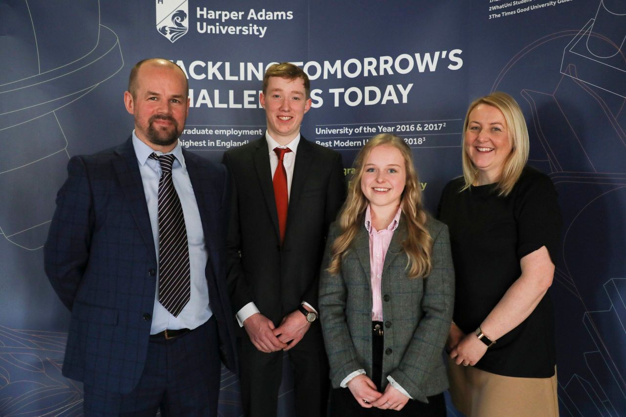 Top Harper students awarded scholarships