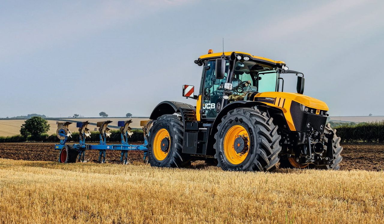 JCB launches ‘how to’ help videos for Fastrac 4000 series