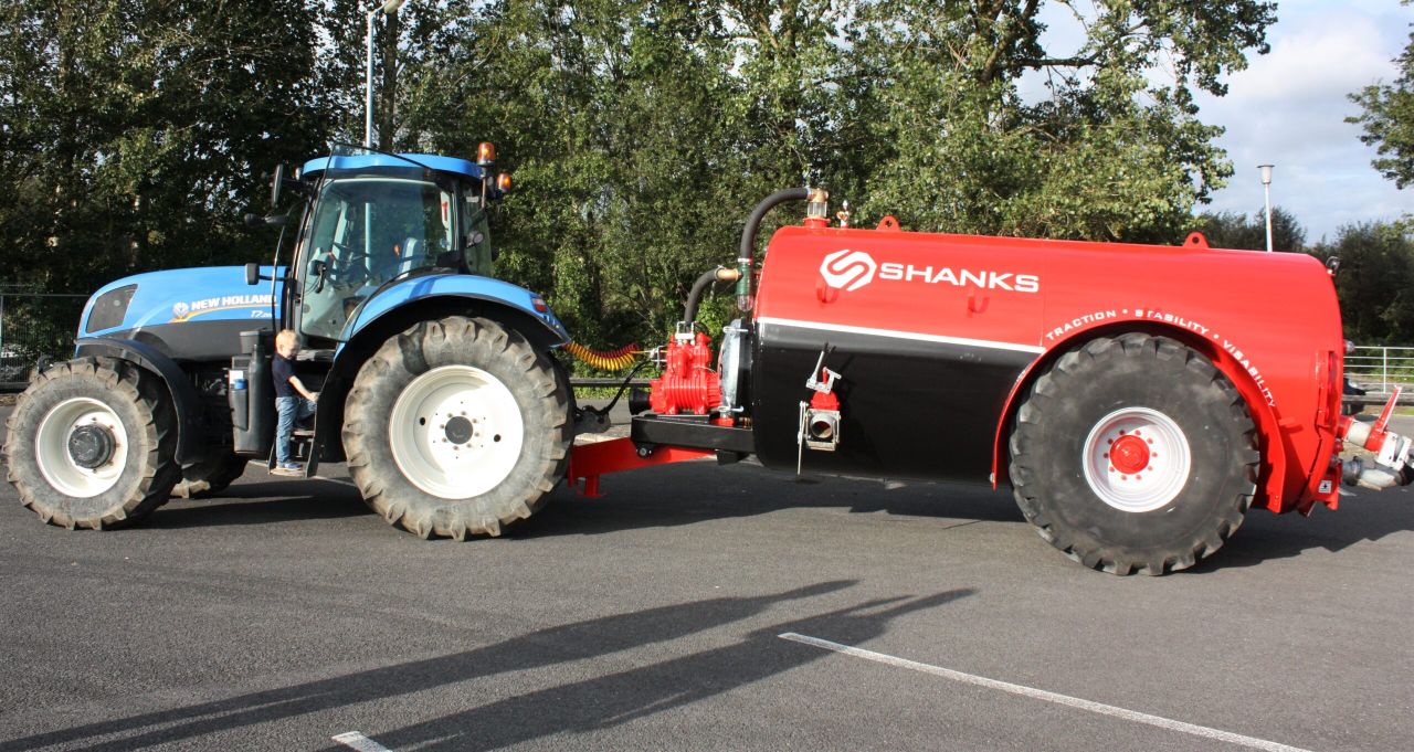 ‘Safer’ Irish-built slurry tanker to debut at the ‘Ploughing’