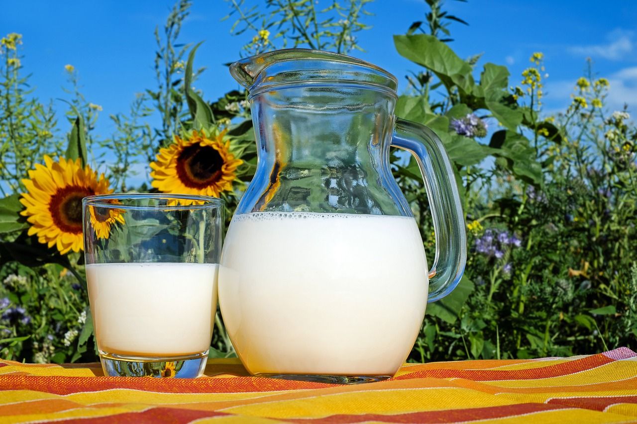 M&amp;S celebrates 25 years of its select farm milk pool