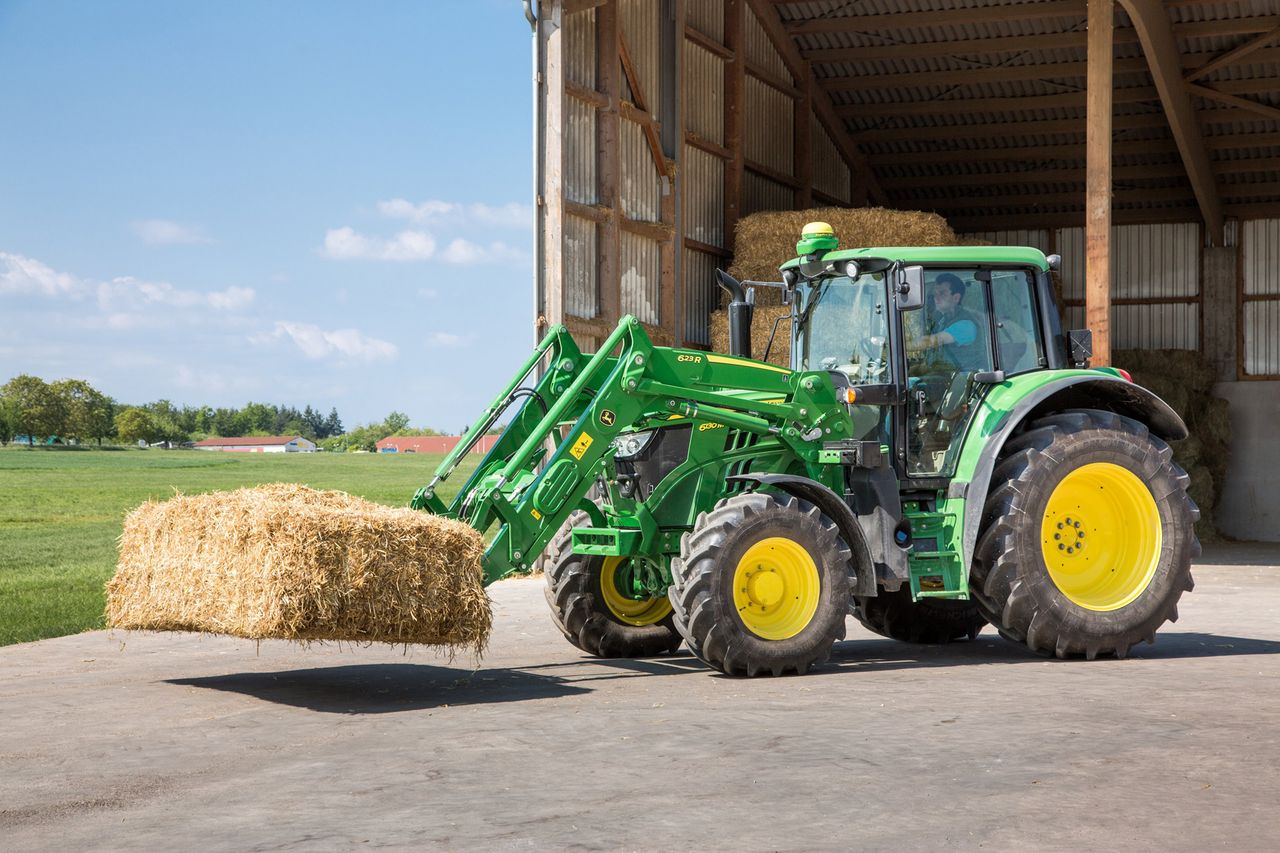 See pics as John Deere unveils new R Series front-loaders