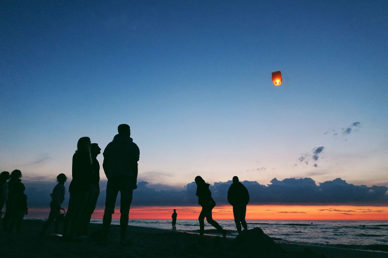 NFU calls for a total ban of sky lanterns