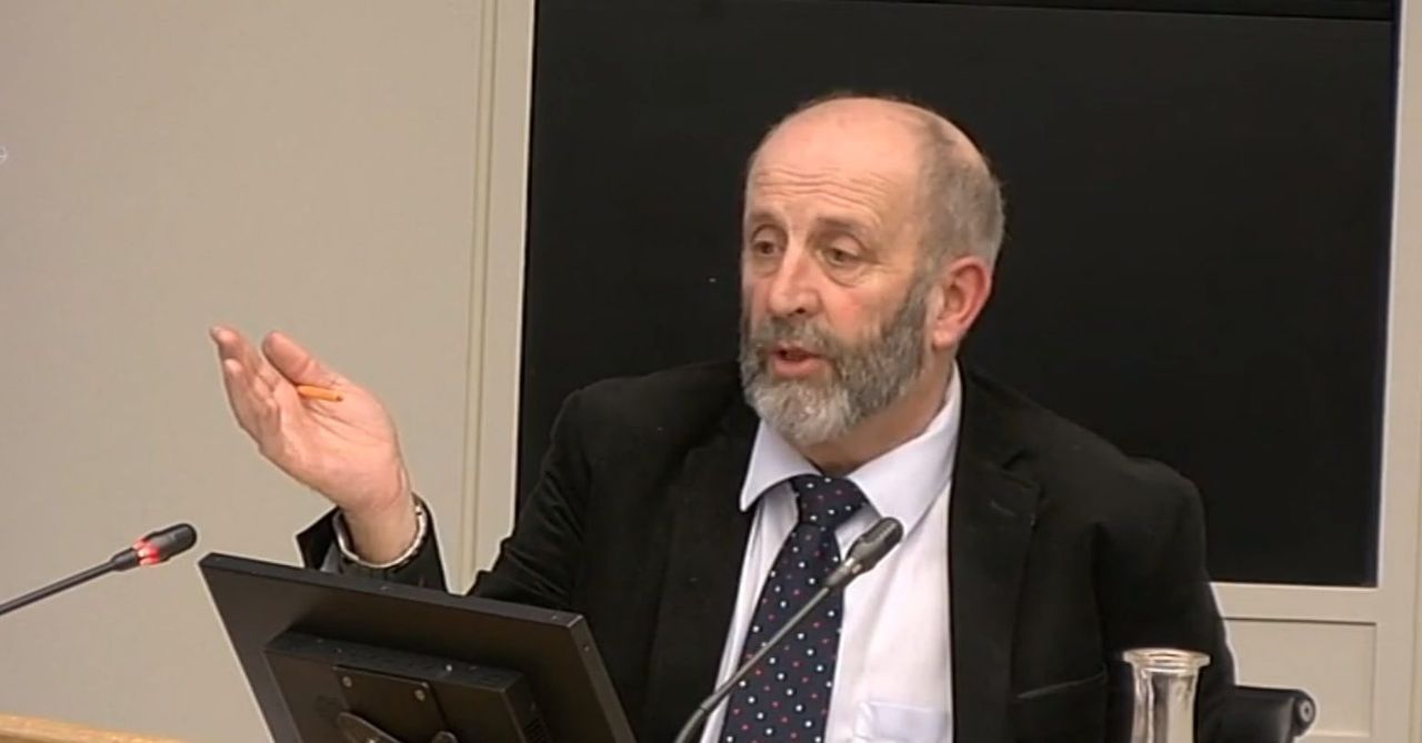 Kerry TD ‘disgusted’ at ending of travel to north for medical procedures