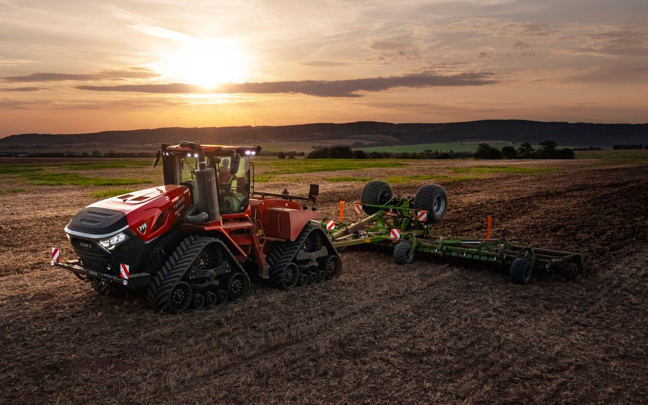 CNH scoops two design awards for Quadtrac and Steyr