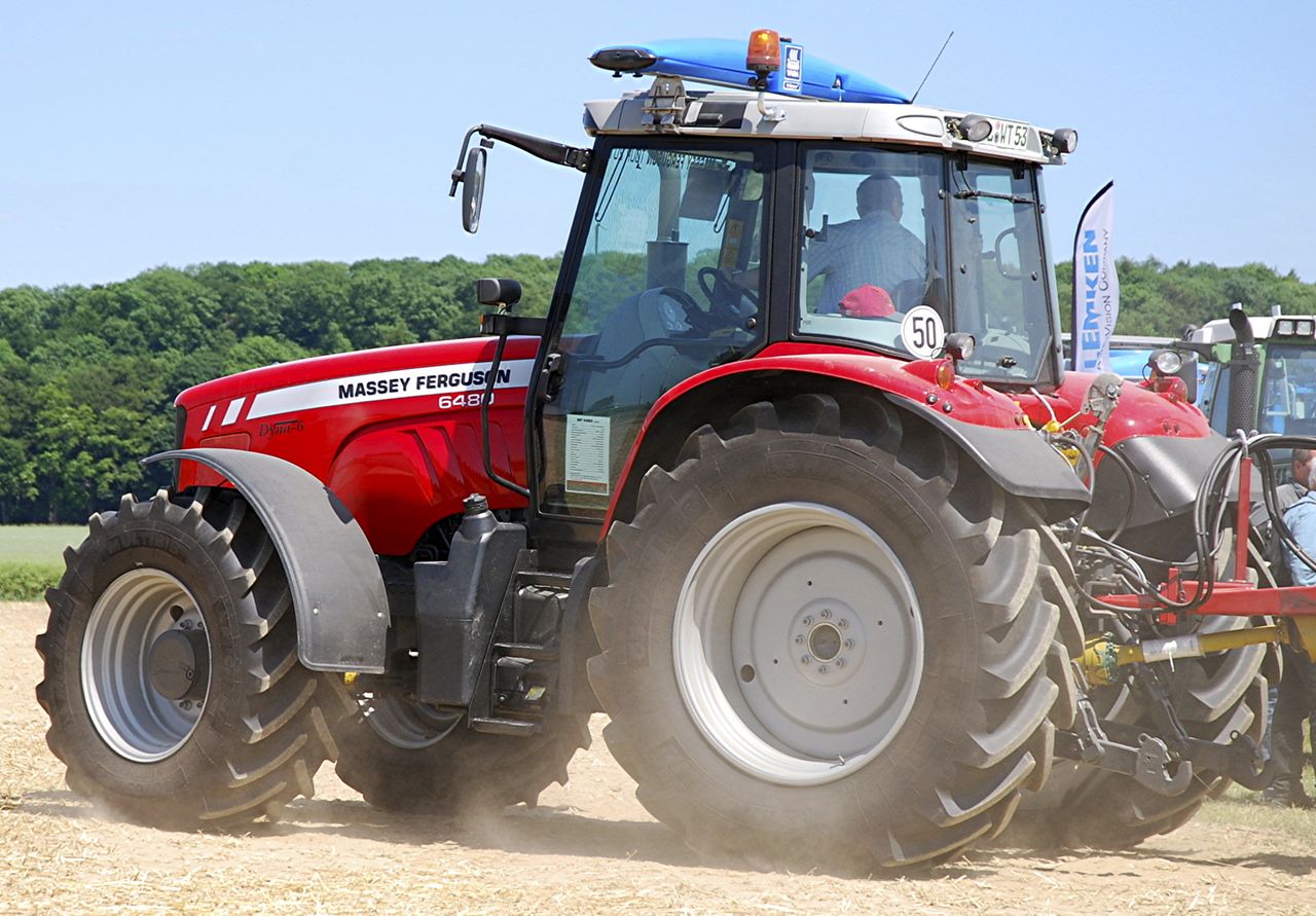 Farmer groups have their say on 'fast' tractor testing regulations