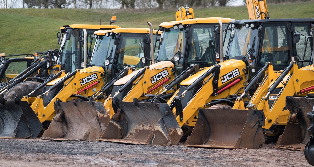 Auction report: JCB backhoe and tracked machine fleet goes 'under the hammer'