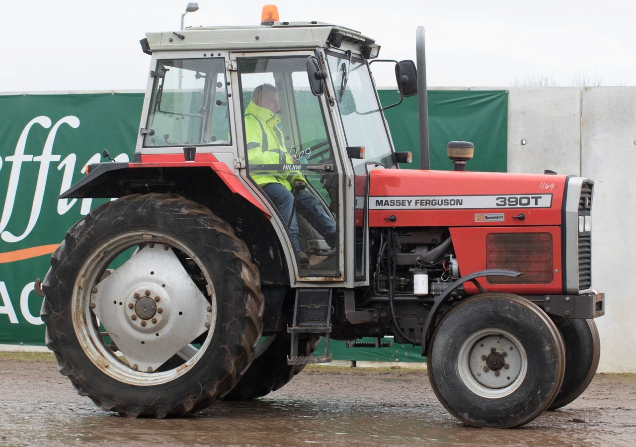 Auction report: 'Red' highlights from big April tractor sale
