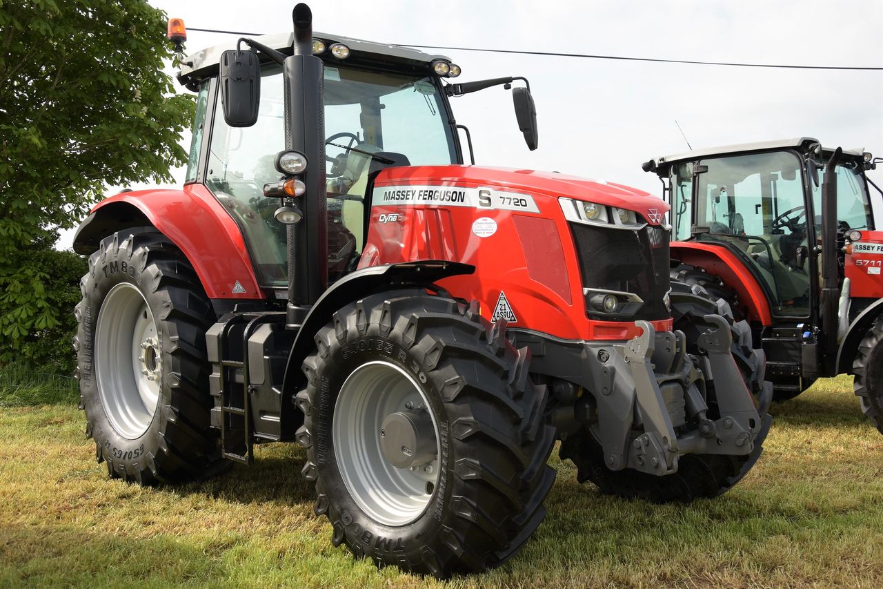 ‘Dealer stocks at high levels across machinery markets’