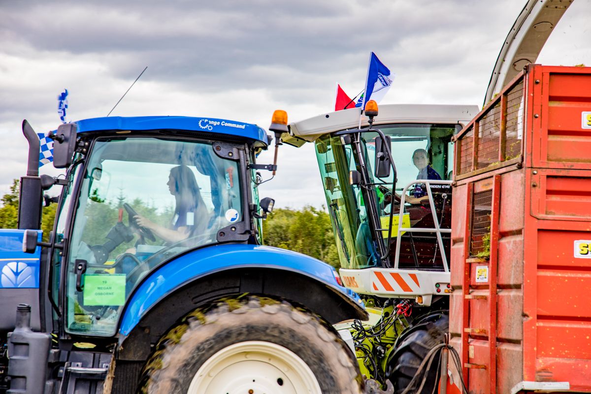 Video: 42-woman crew tackles silage world record for charity