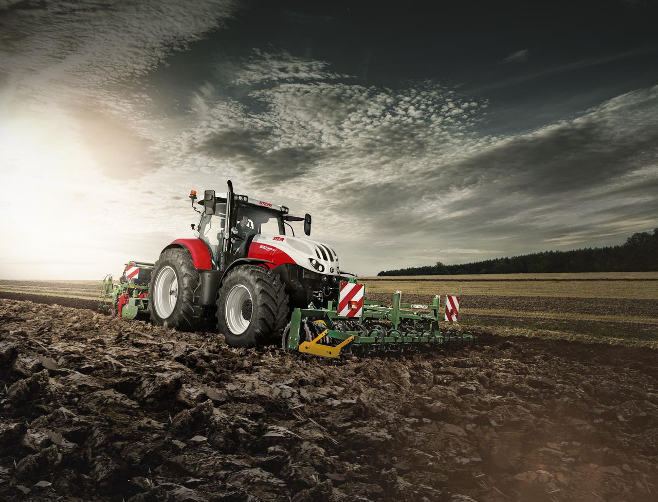 Steyr introduces new system to record tractor operations