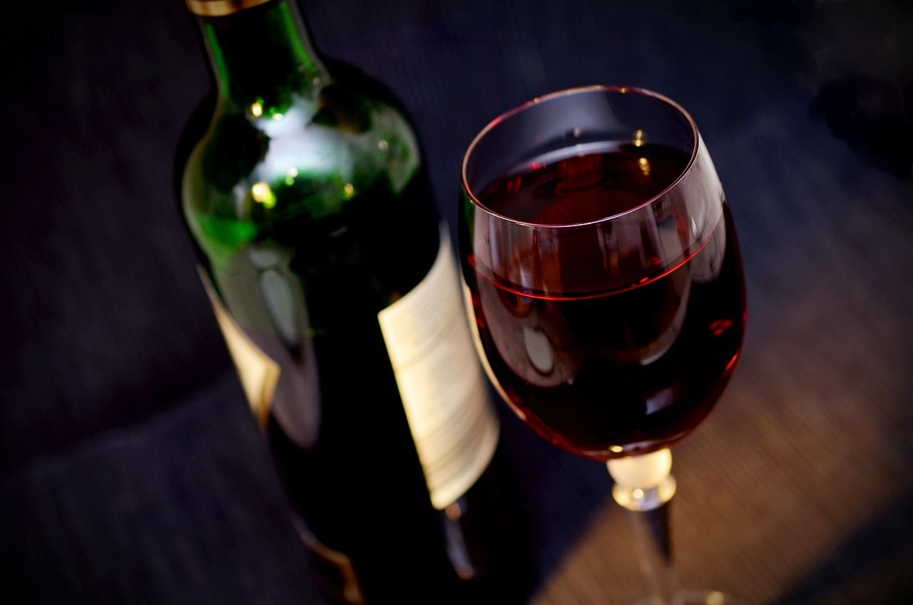 Student trio secures £5,000 sustainability-focused bursary for wine