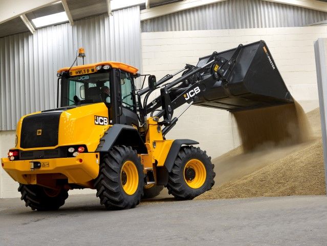 JCB to launch new loaders at Agritechnica