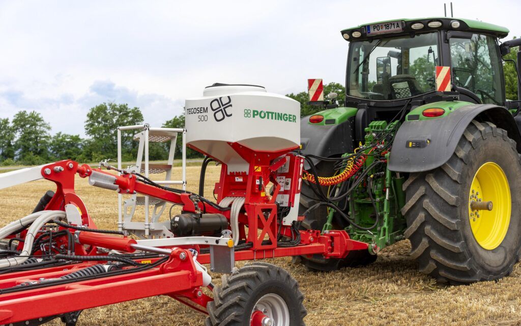 Pottinger’s traction control system can transfer up to 1,400kg to the rear of the tractor