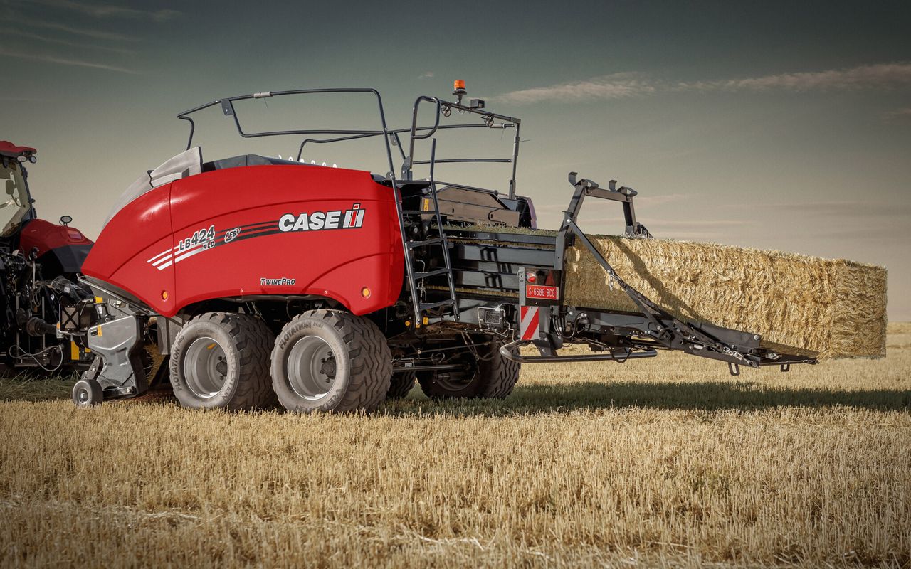 Case beefs up baler for extra compaction