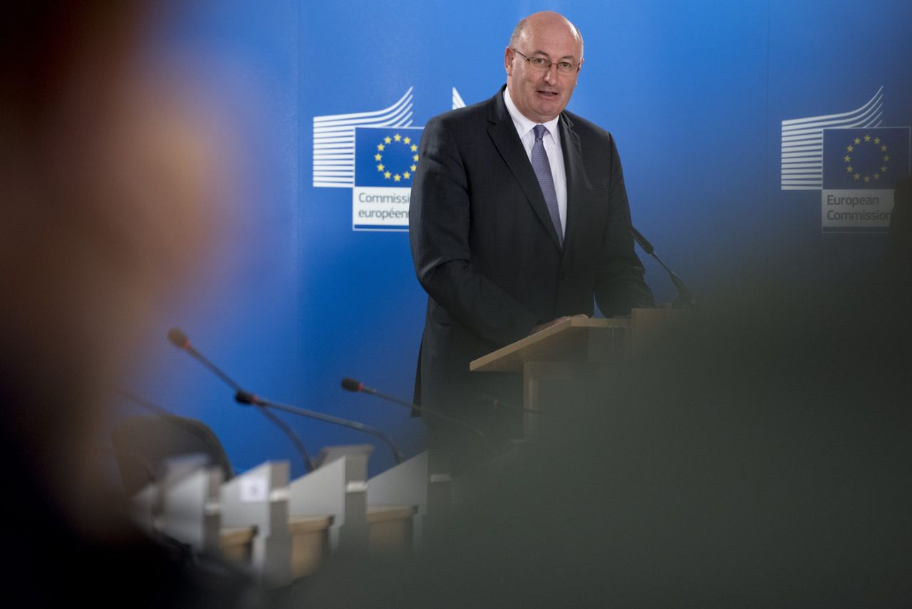 Commission announces measures to solve dairy crisis