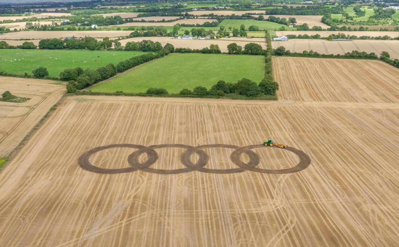 Video: Audi makes crop marks at the Ploughing