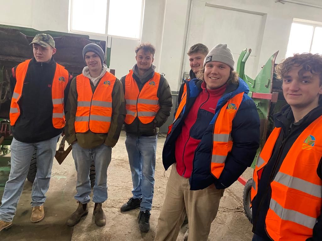 Farmers seek 4x4 vehicles to send to Ukraine