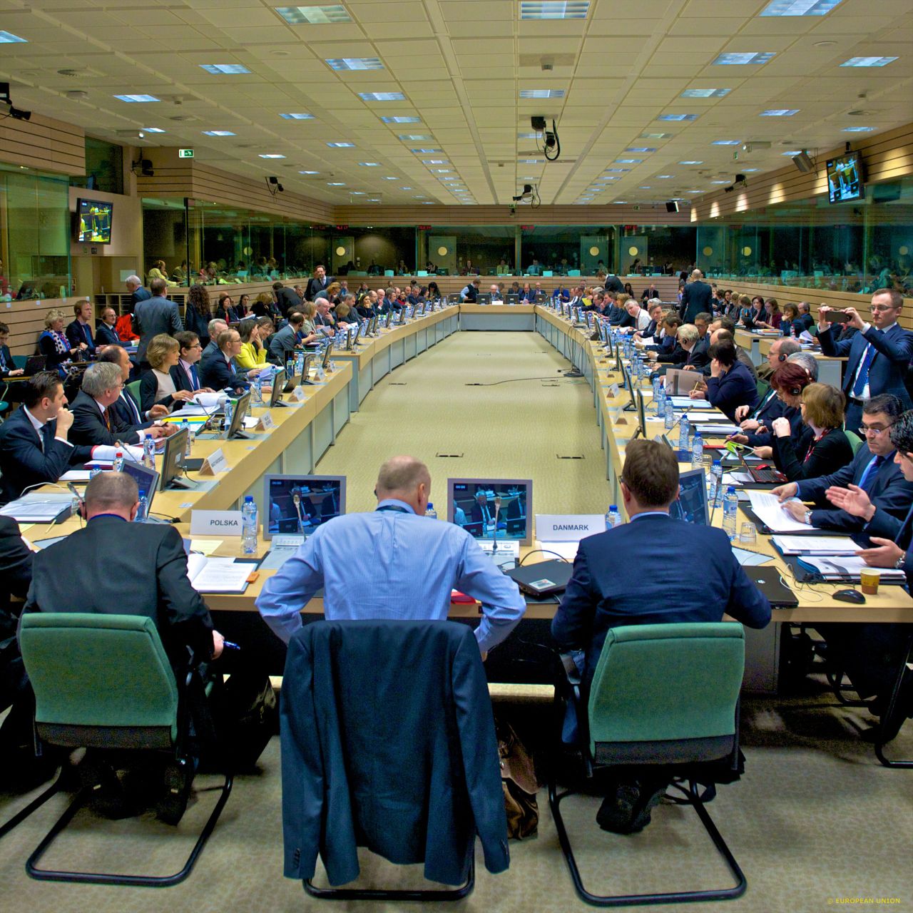 EU Agriculture Ministers meet amid Europe wide dairy crisis