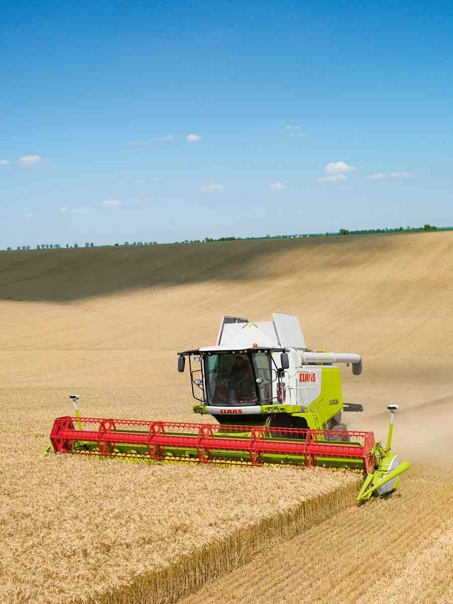 New models and driver assistance aids for 2014 Claas combines
