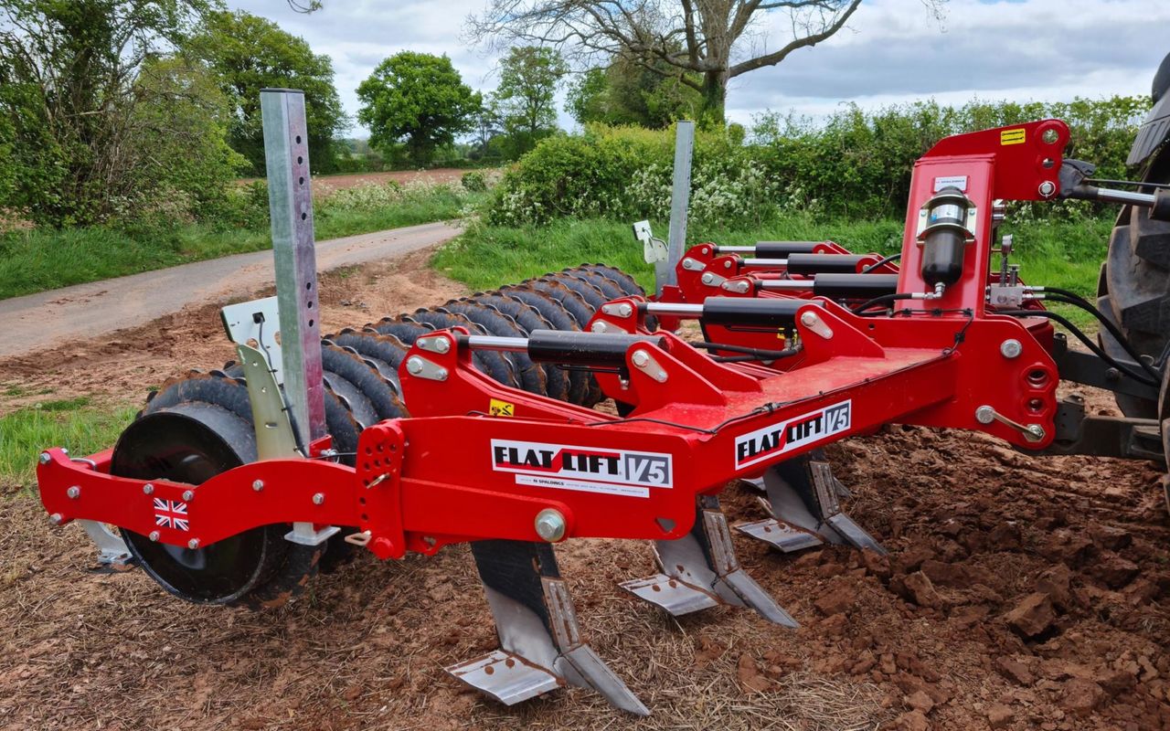 Shallow subsoiling with Spaldings’ latest Flatlift design