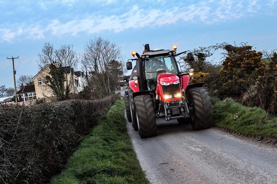 Does a tractor driver with a learner permit need to be accompanied?