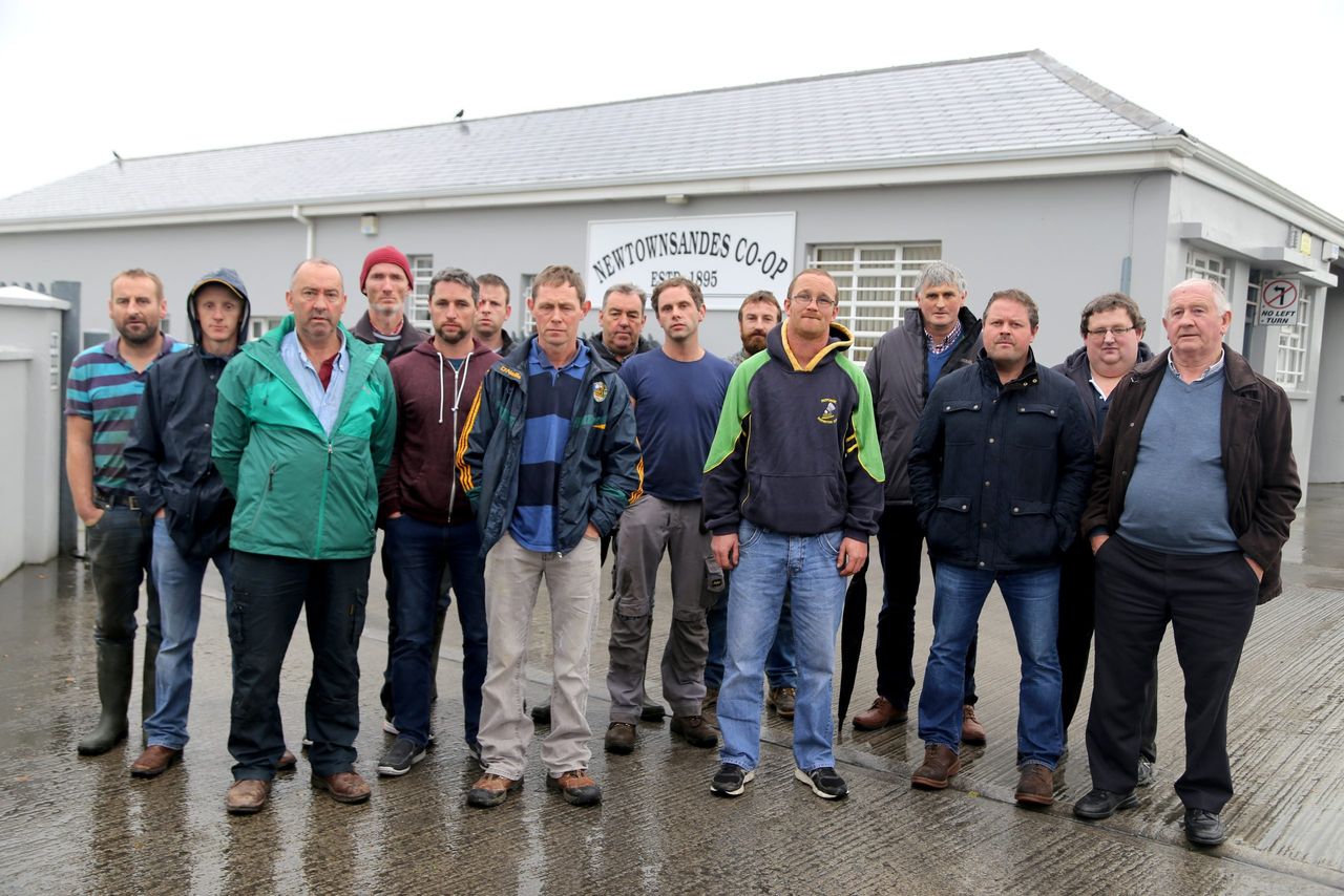 Farmers protest at Newtownsandes Co-op