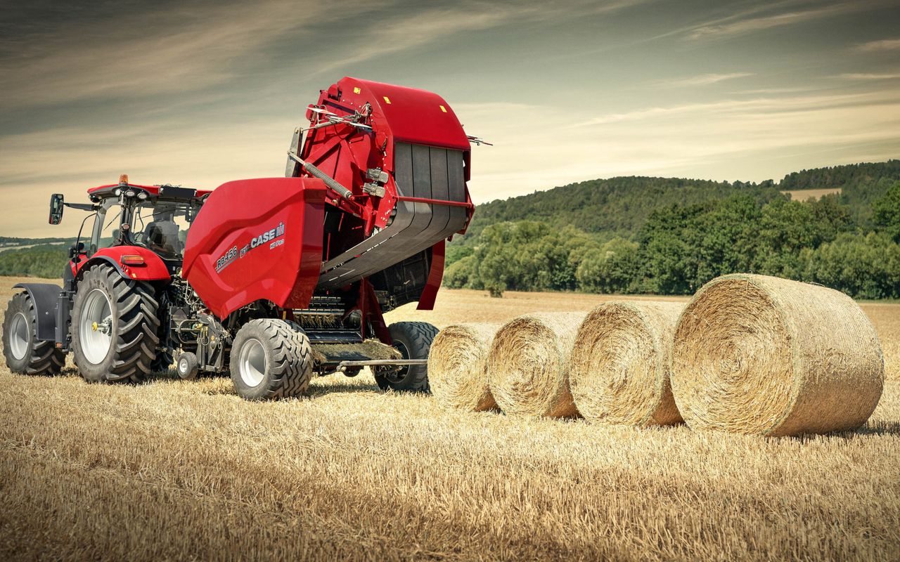 Case introduces new top end variable chamber balers